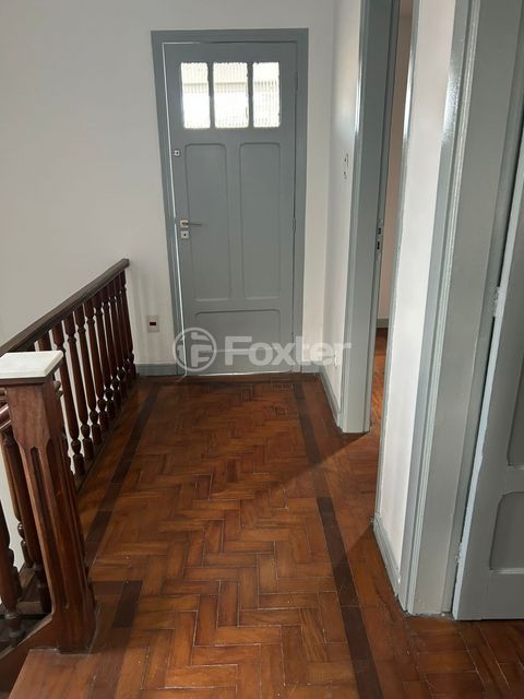 Image 8 - 894607