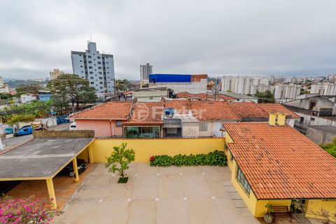 Image 4 - 894622