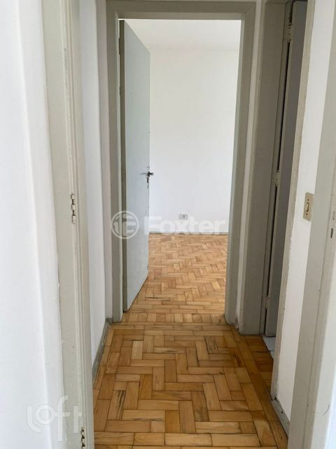 Image 7 - 894664