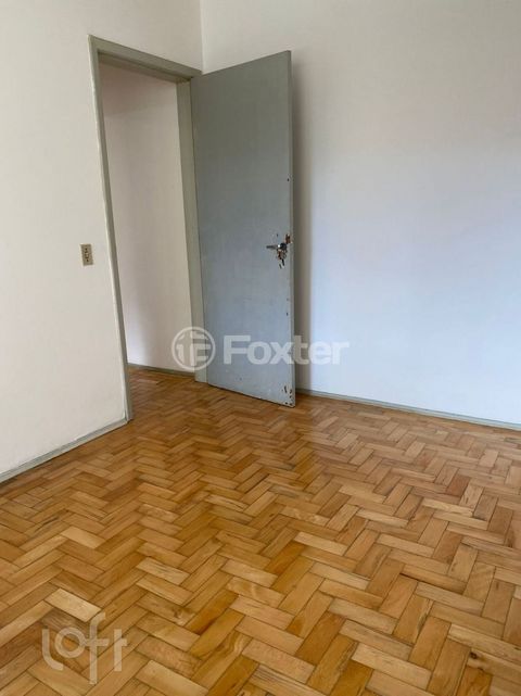 Image 11 - 894664