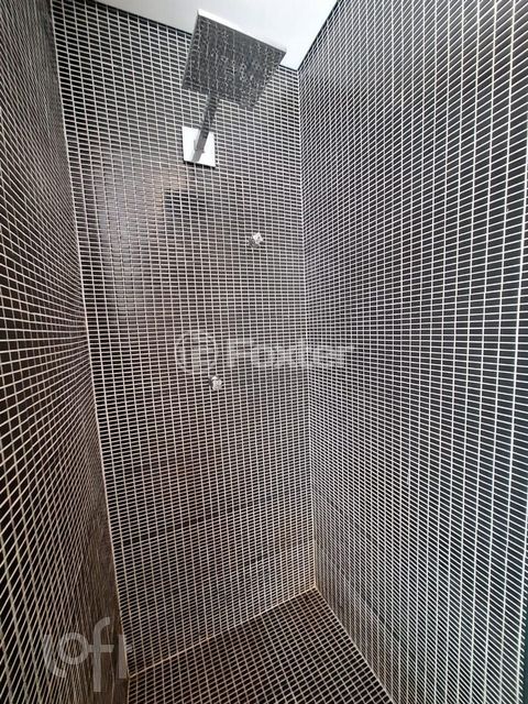 Image 8 - 894669