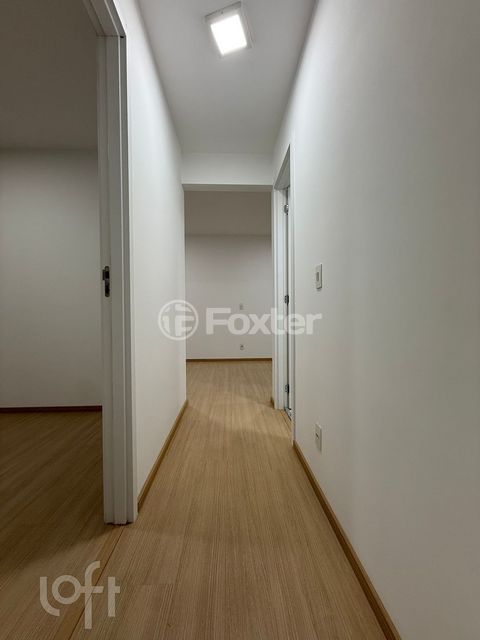 Image 10 - 894676