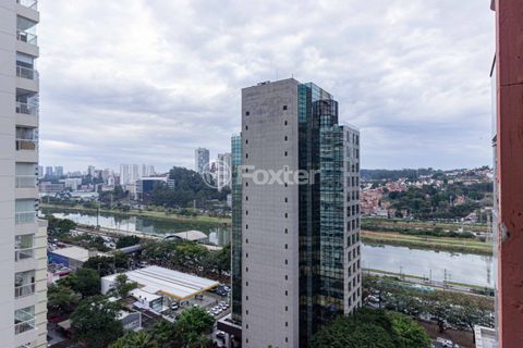 Image 4 - 894682