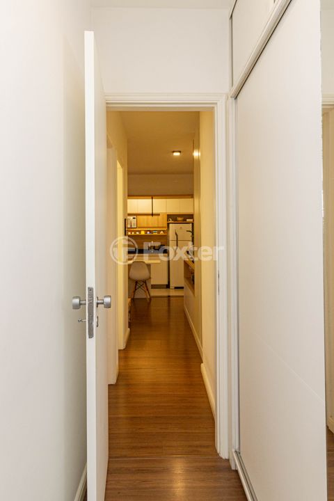 Image 10 - 894682