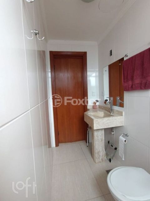 Image 6 - 894695