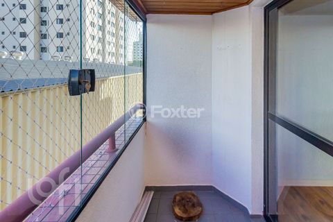Image 4 - 894779