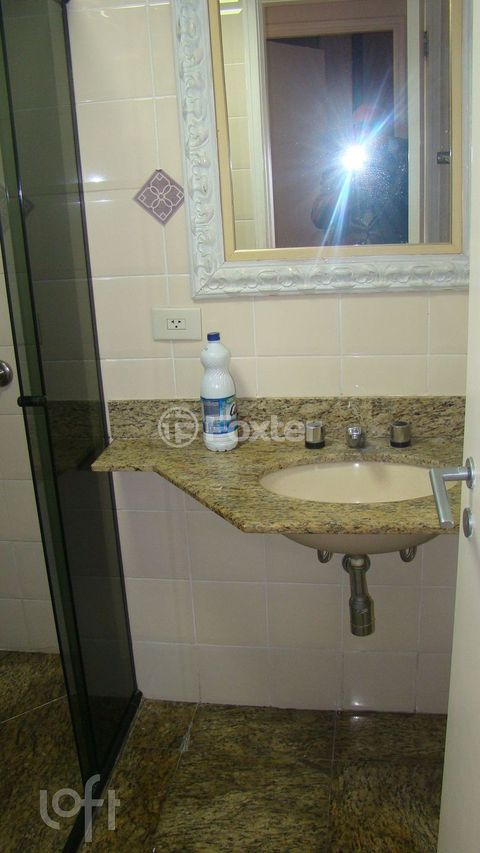 Image 9 - 894779
