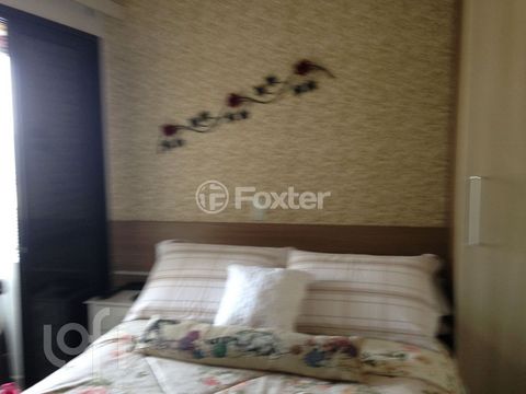 Image 7 - 894779