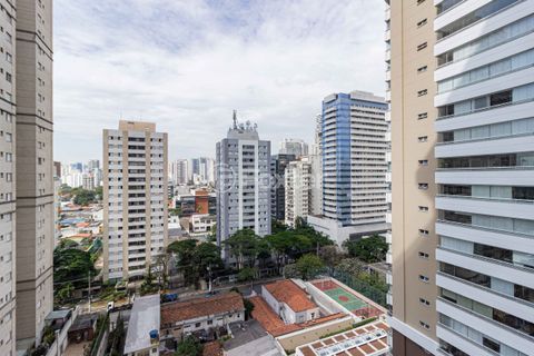 Image 6 - 894780