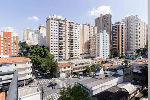 Image 19 - 894837