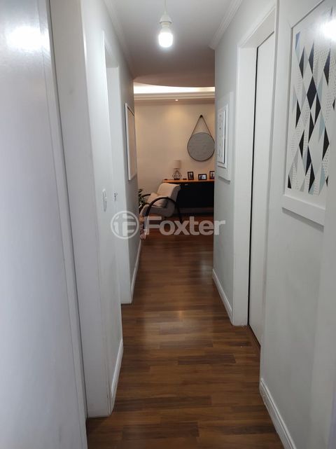 Image 8 - 894840