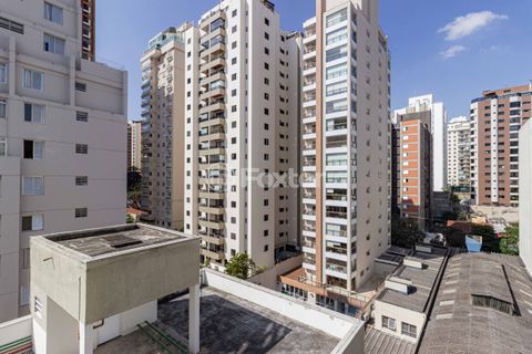 Image 18 - 894847