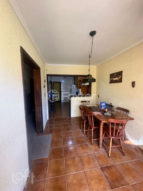 Image 5 - 894859