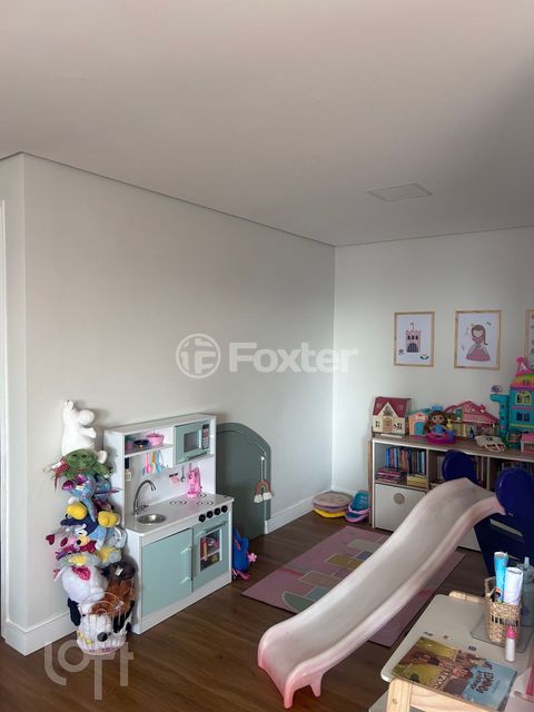 Image 17 - 894885