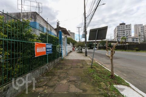 Image 6 - 894917