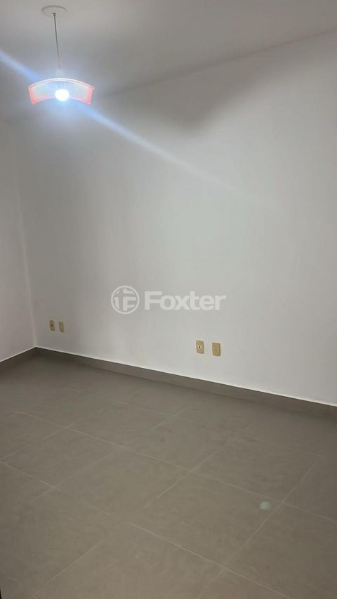 Image 7 - 894973