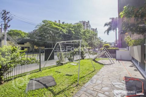 Image 17 - 894988