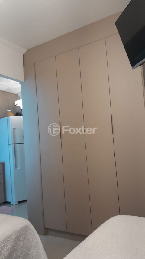 Image 7 - 894994