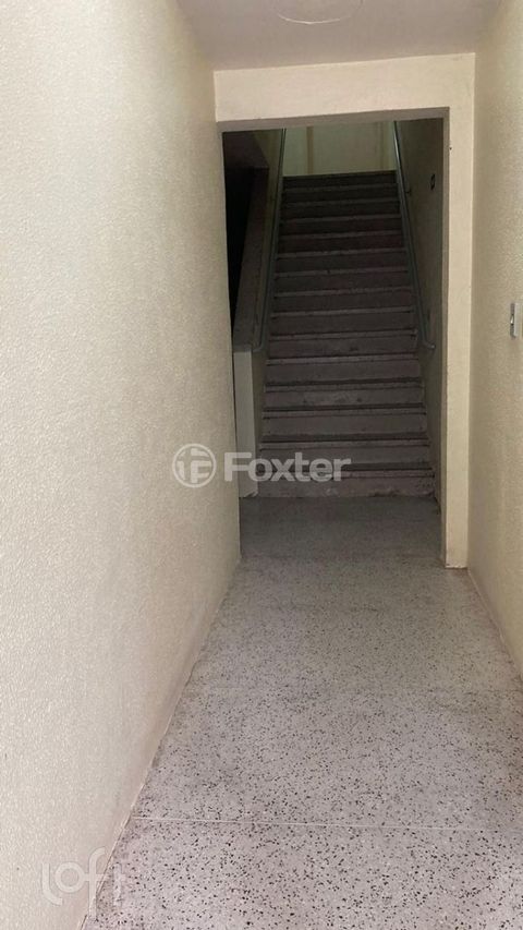 Image 1 - 894997