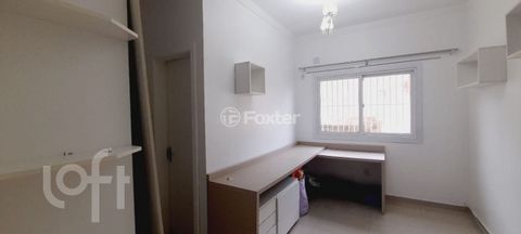 Image 7 - 895001
