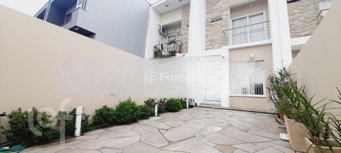Image 19 - 895001