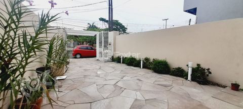 Image 18 - 895001