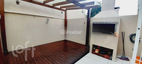 Image 17 - 895001