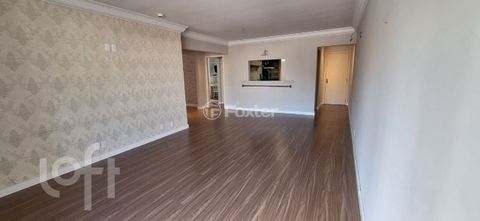 Image 7 - 895003