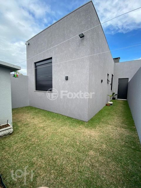 Image 6 - 895005
