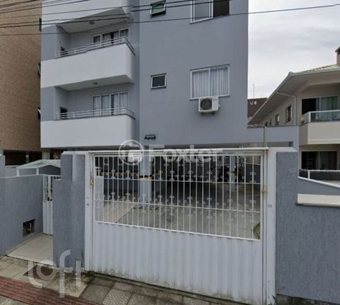 Image 12 - 895008