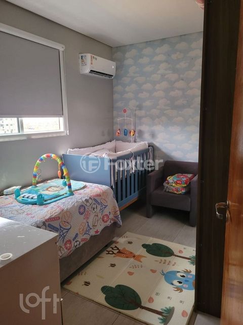 Image 7 - 895008
