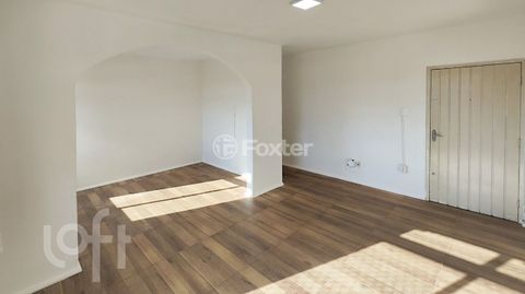Image 3 - 895009