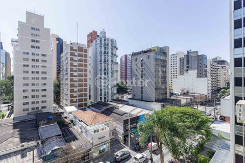 Image 9 - 895012