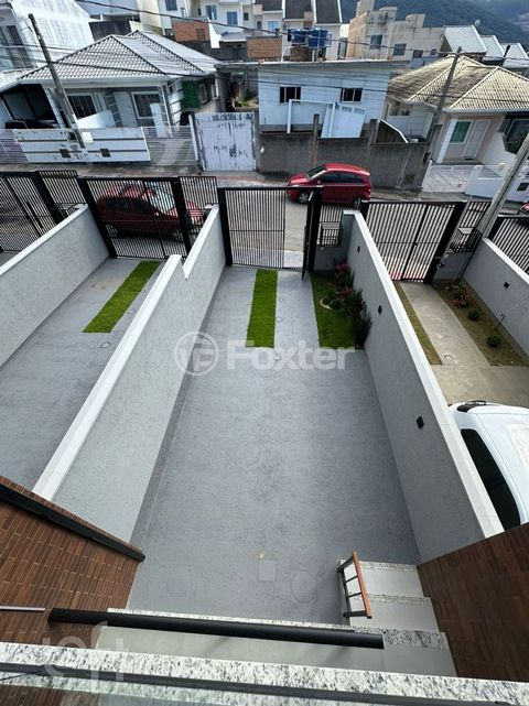 Image 3 - 895015