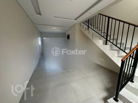 Image 6 - 895015
