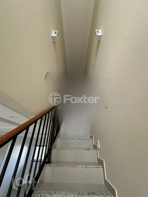 Image 13 - 895015