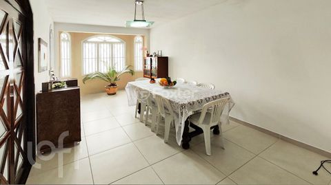 Image 3 - 895016