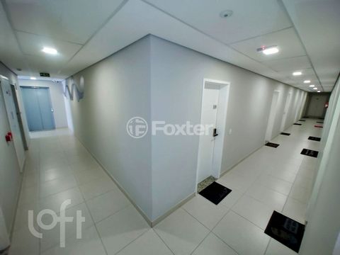 Image 9 - 895063