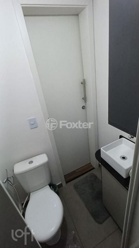 Image 9 - 895070