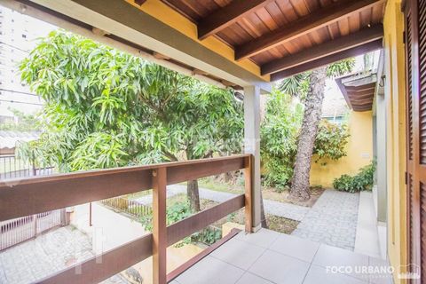 Image 1 - 895071