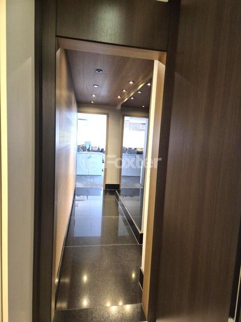 Image 11 - 895072