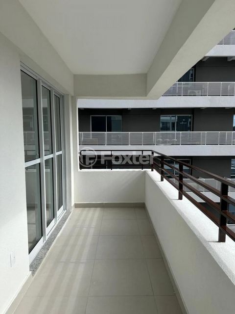 Image 1 - 895078