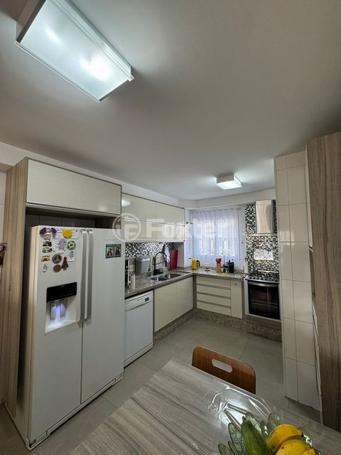 Image 8 - 895095