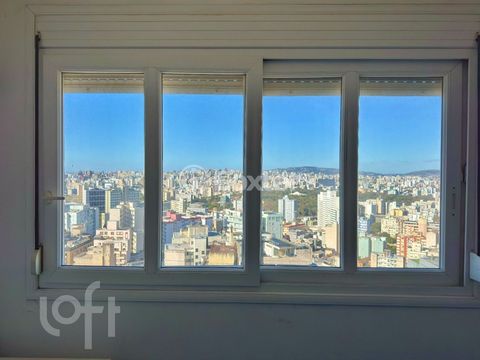 Image 17 - 895108