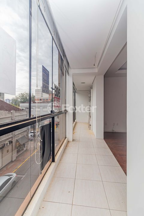 Image 6 - 895147
