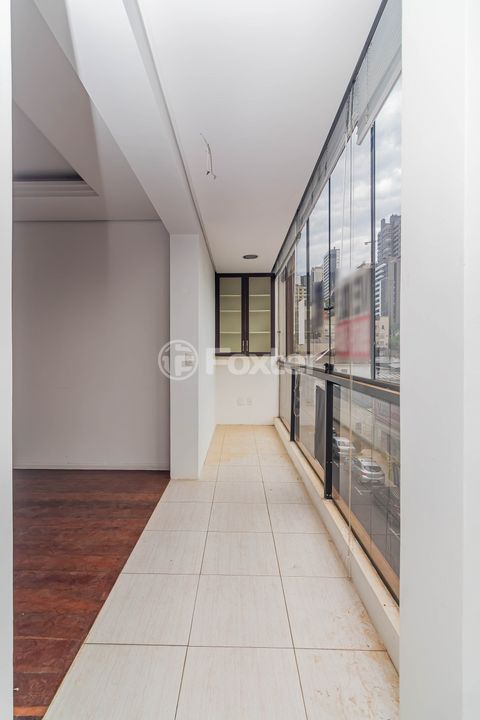 Image 3 - 895147