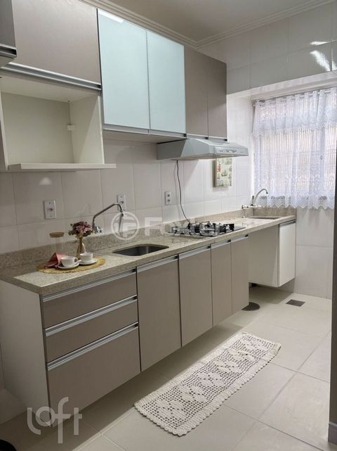 Image 7 - 895178