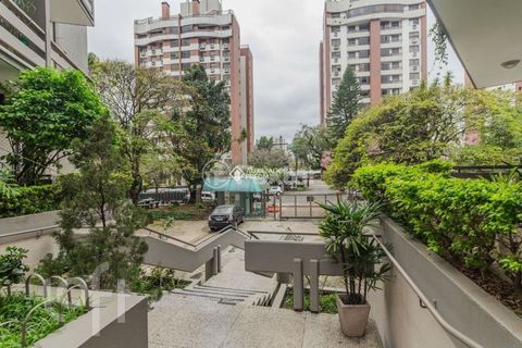Image 18 - 895178
