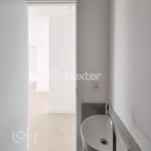 Image 17 - 895181