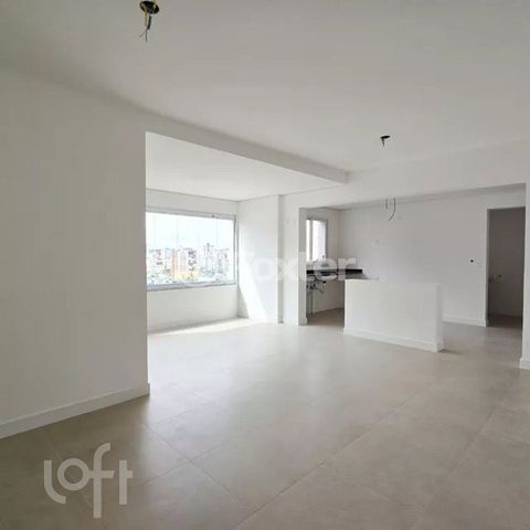 Image 1 - 895181